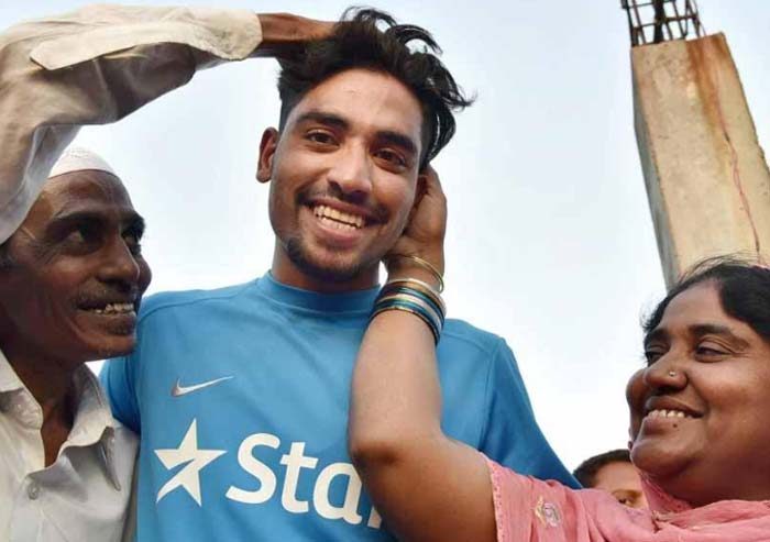 Mohammed Siraj visits late father’s grave after arriving in India