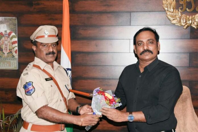 new dsps meet police commissioner in ramagundam
